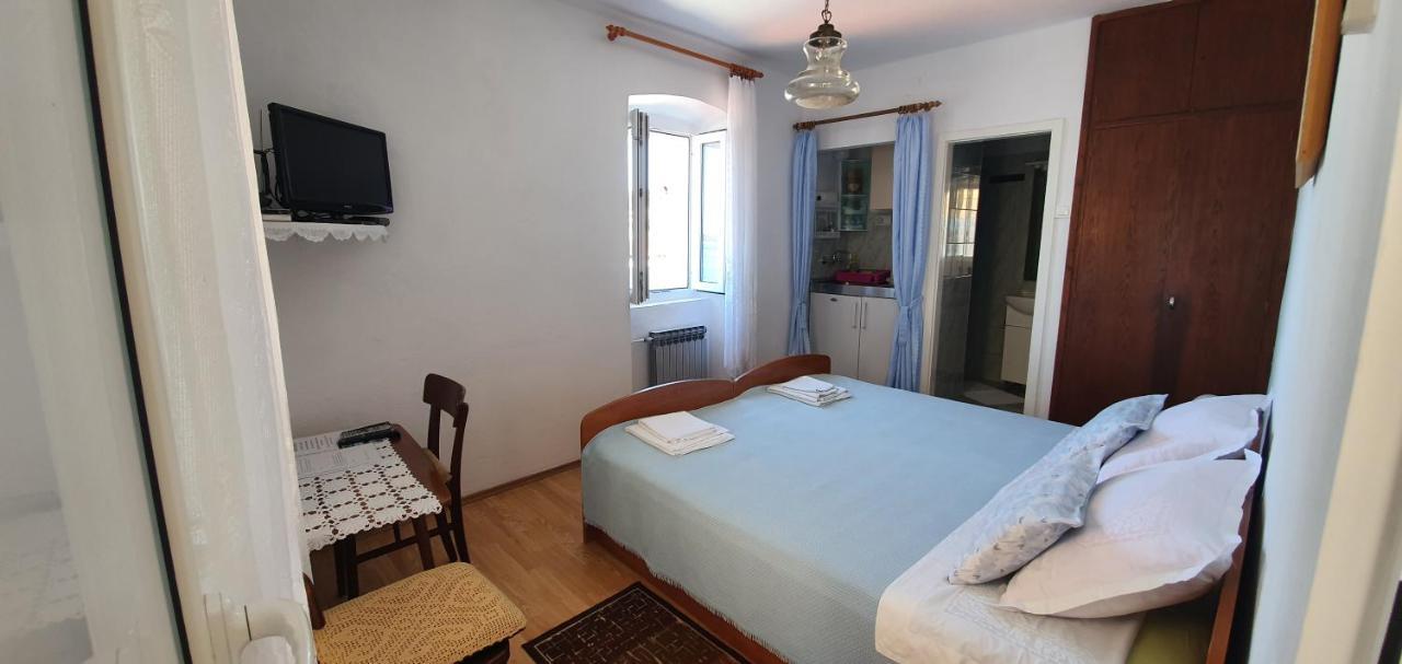 Apartments Juric - 1 A Studio Apartment With A View Hvar Town Exteriér fotografie